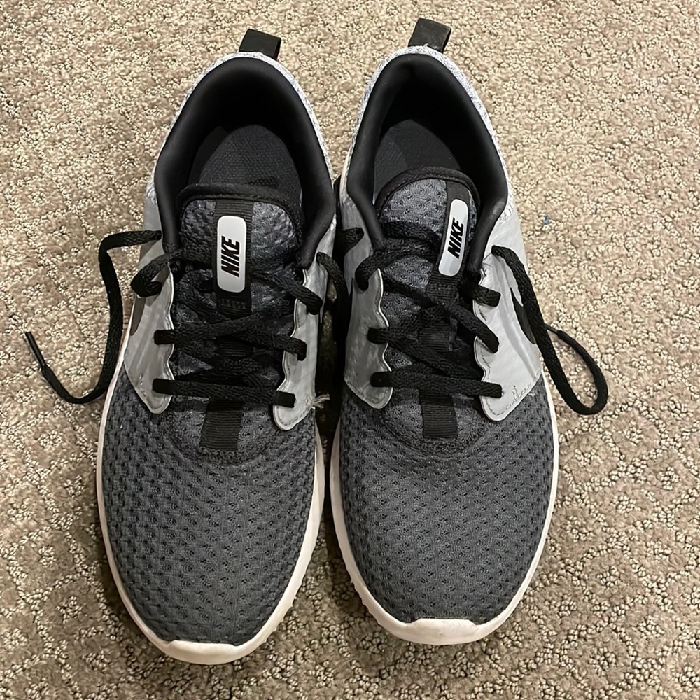 Nike Roche golf shoes